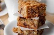 Блонди с шоколадом и грецкими орехами.