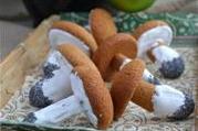 Грибочки из медового теста