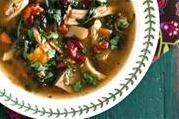 Индийско-тайский куриный суп с тыквой и шпинатом