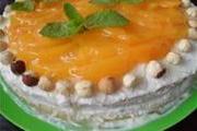 Йогуртовый торт с фруктами и орехами