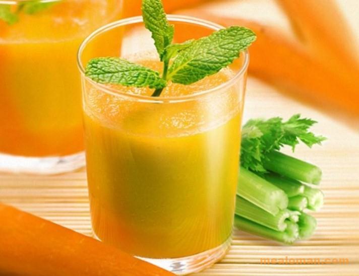 Сельдерей с апельсином. Морковно-сельдереевый смузи. Морковно сельдереевый сок. Фреш морковь сельдерей. Смузи с сельдереем и морковью.