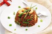 Красный рис со стручковой фасолью и креветками