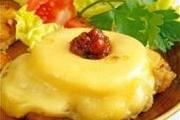 КУРИНЫЕ ОТБИВНЫЕ С АНАНАСАМИ И СЫРОМ