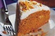 Легкий морковный торт с фундуком