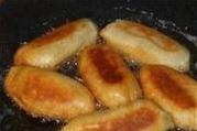 Ленивые пирожки с сосисками и сыром"