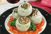 Лук, фаршированный мясом