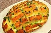 Луковый хлеб с сыром