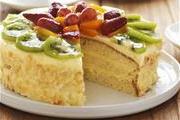 Миндальный торт с фруктами