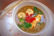 Мисо суп с курицей, грибами и рисовой лапшой