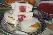 Наивкуснейшие сырники с клубникой в сметанном соусе