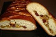 Плетенка с яблоками и изюмом