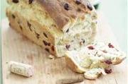 Праздничный хлеб с клюквой, грецкими орехами и розмарином