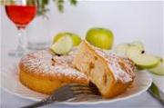 Простая шарлотка с яблоками