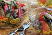 Салат с мидиями и помидорами