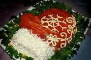 Салат «Варежка Деда Мороза» с красной рыбой