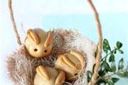 Сладкие пасхальные марципановые кролики с золотым сиропом