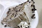 Торт из печенья с орехами и сметанным кремом