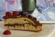 Торт с творожными коржами и ягодами