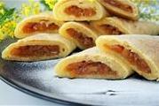 Творожный рулет с яблоками