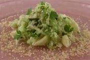 Зеленый салат с ракушками