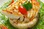 Жареная рыба с зеленым соусом "Гаспачо"